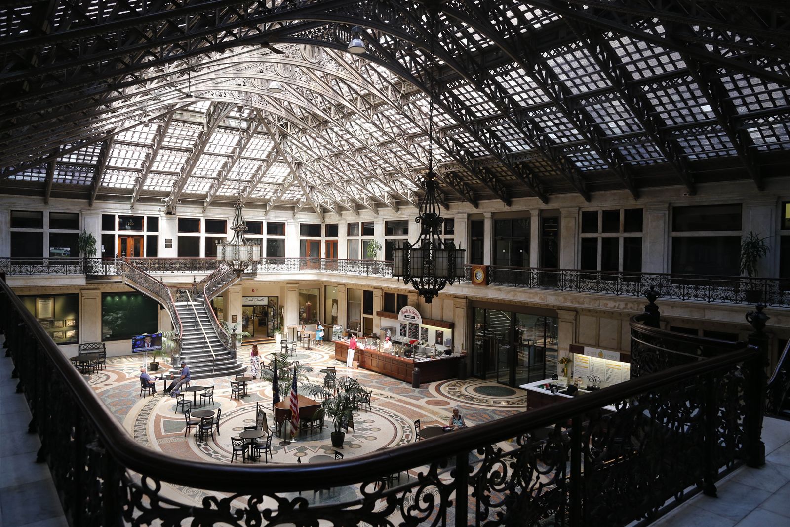 A Closer Look: Ellicott Square Building